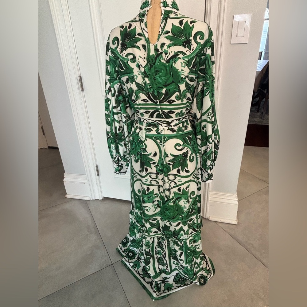Elegant Green and White Floral Maxi Dress - Picture 3 of 5